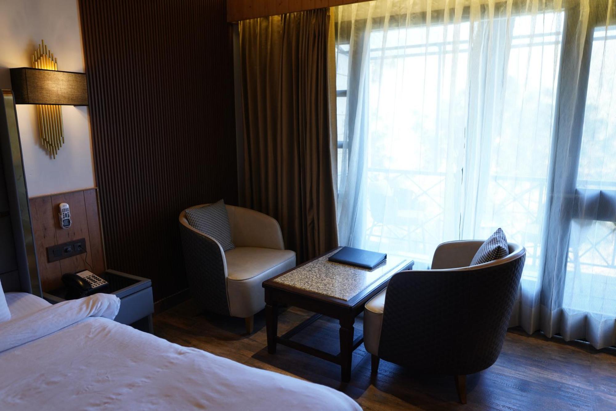 Kasauli Hills Resort Zewnętrze zdjęcie