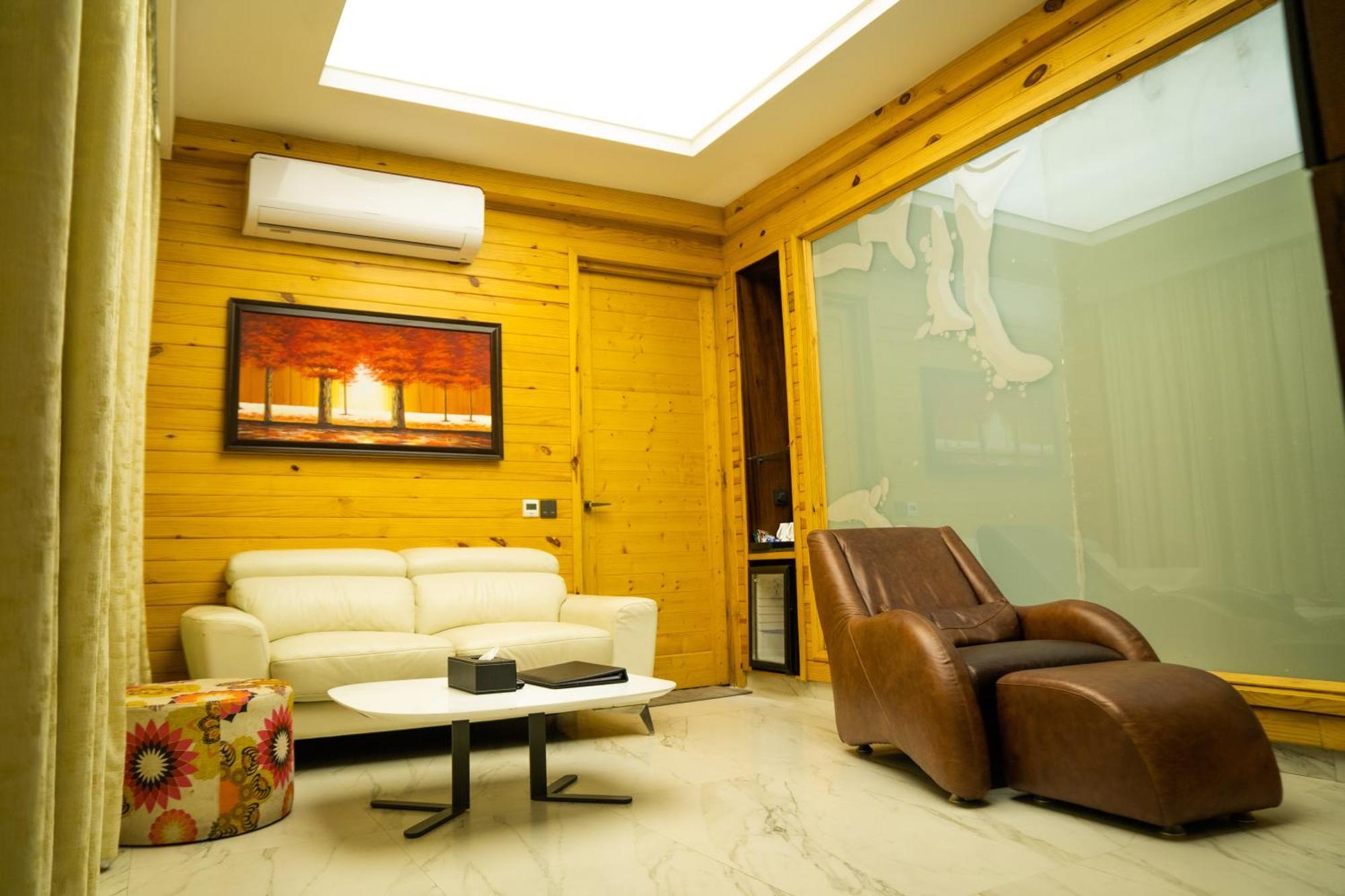 Kasauli Hills Resort Zewnętrze zdjęcie